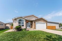 63 Malanchuk Place  Winnipeg, MB R2P 2T8