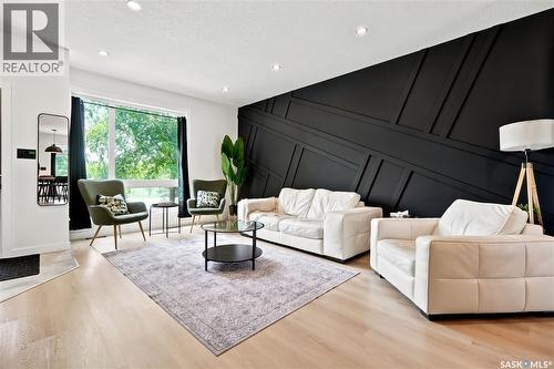 2023 Edward Street, Regina, SK - Indoor Photo Showing Living Room