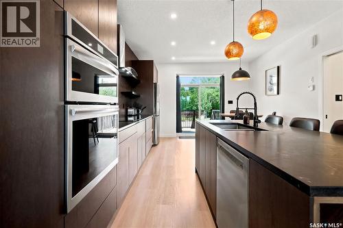2023 Edward Street, Regina, SK - Indoor Photo Showing Kitchen