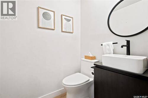 2023 Edward Street, Regina, SK - Indoor Photo Showing Bathroom