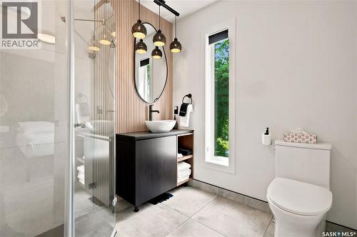2023 Edward Street, Regina, SK - Indoor Photo Showing Bathroom
