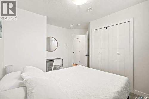 2023 Edward Street, Regina, SK - Indoor Photo Showing Bedroom