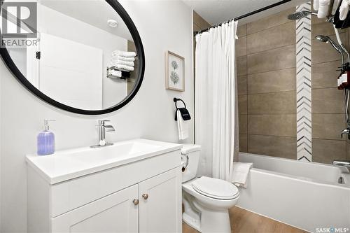 2023 Edward Street, Regina, SK - Indoor Photo Showing Bathroom