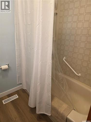 103 Bounty Street, Conquest, SK - Indoor Photo Showing Bathroom