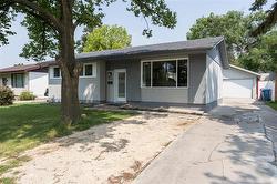 243 Antrim RD  Winnipeg, MB R2K 3M7