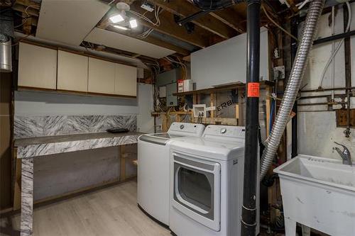 243 Antrim Rd, Winnipeg, MB - Indoor Photo Showing Laundry Room