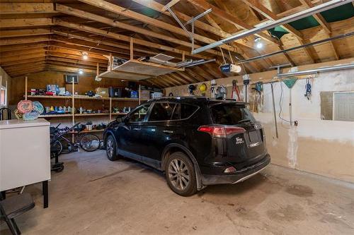 243 Antrim Rd, Winnipeg, MB - Indoor Photo Showing Garage