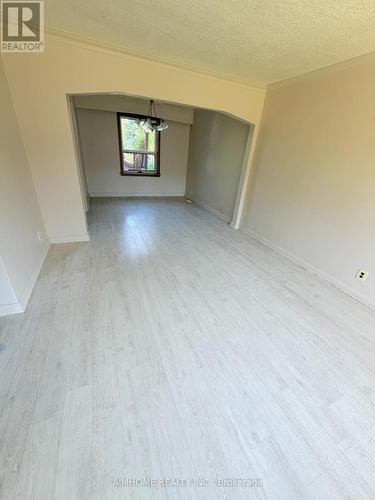 481 HOUNSLOW AVENUE , Toronto, Ontario M2R 1J1 2