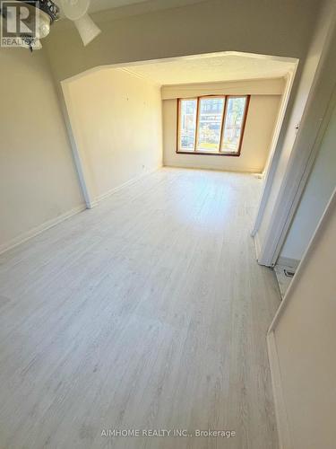 481 HOUNSLOW AVENUE , Toronto, Ontario M2R 1J1 3