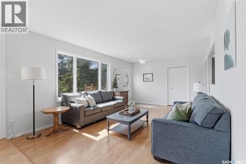 215 Margaret Street, Bulyea, SK - Indoor Photo Showing Living Room