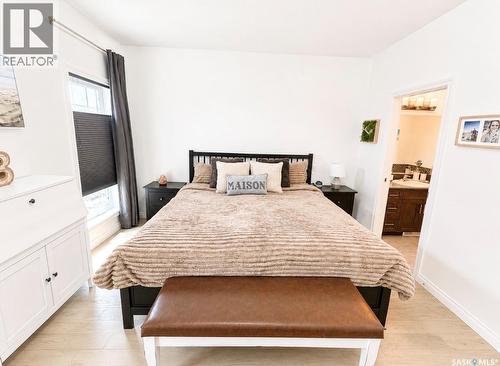 34 533 4Th Avenue Ne, Swift Current, SK - Indoor Photo Showing Bedroom