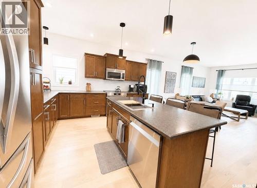 34 533 4Th Avenue Ne, Swift Current, SK - Indoor Photo Showing Kitchen