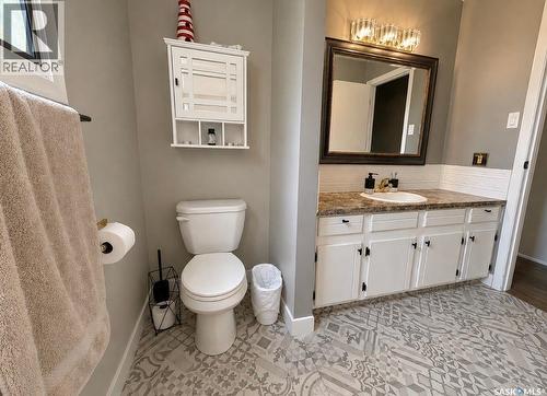 325 Aspen Drive, Swift Current, SK - Indoor Photo Showing Bathroom