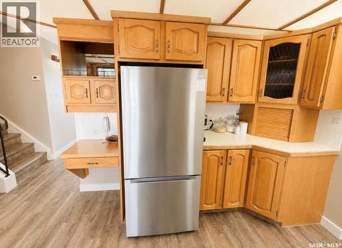 325 Aspen Drive, Swift Current, SK - Indoor Photo Showing Kitchen