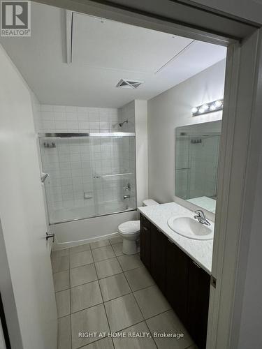 401 - 5131 Sheppard Avenue E, Toronto, ON - Indoor Photo Showing Bathroom