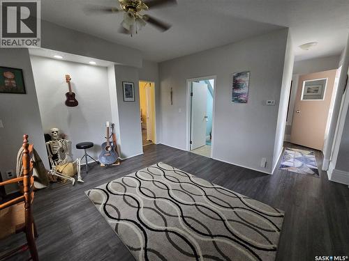 328 6Th Avenue, Broadview, SK - Indoor Photo Showing Bedroom