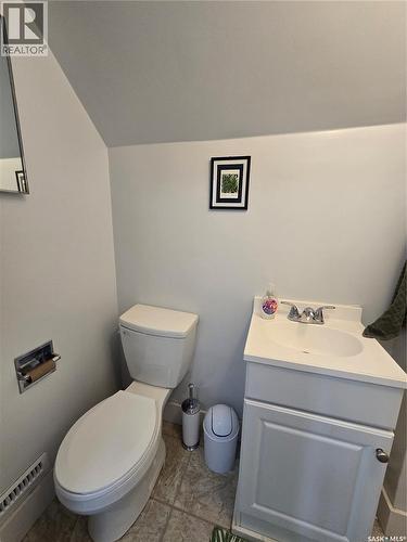 328 6Th Avenue, Broadview, SK - Indoor Photo Showing Bathroom