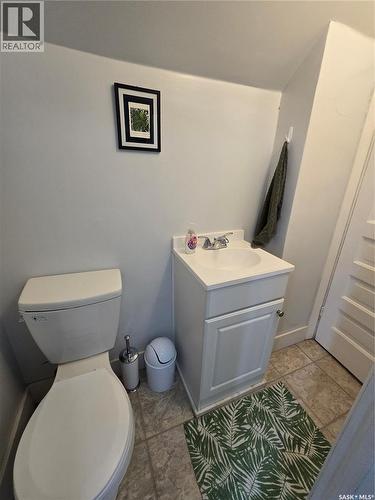 328 6Th Avenue, Broadview, SK - Indoor Photo Showing Bathroom