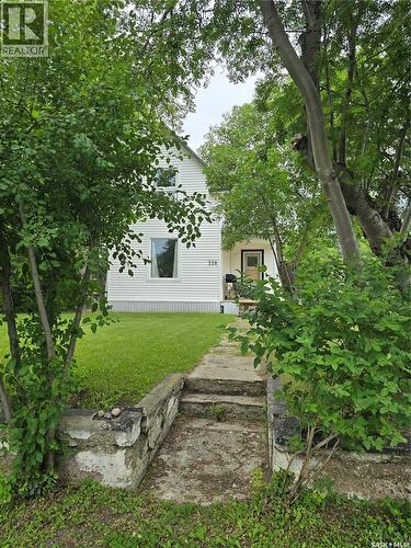 328 6Th Avenue, Broadview, SK - Outdoor