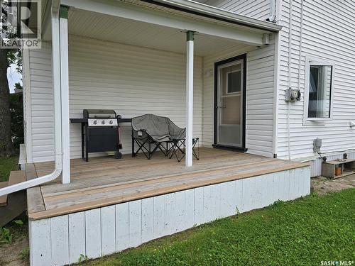 328 6Th Avenue, Broadview, SK - Outdoor With Deck Patio Veranda With Exterior