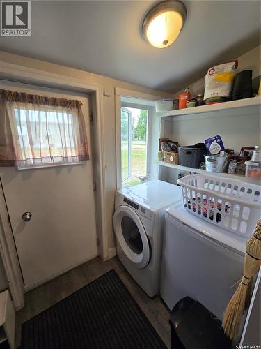 328 6Th Avenue, Broadview, SK - Indoor Photo Showing Laundry Room