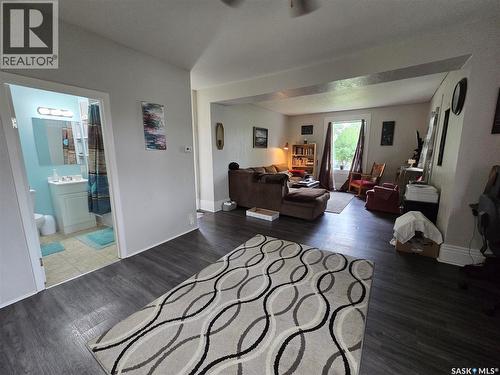 328 6Th Avenue, Broadview, SK - Indoor