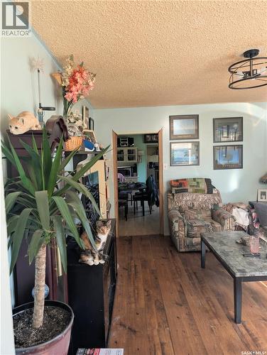 309 6Th Avenue Nw, Swift Current, SK - Indoor