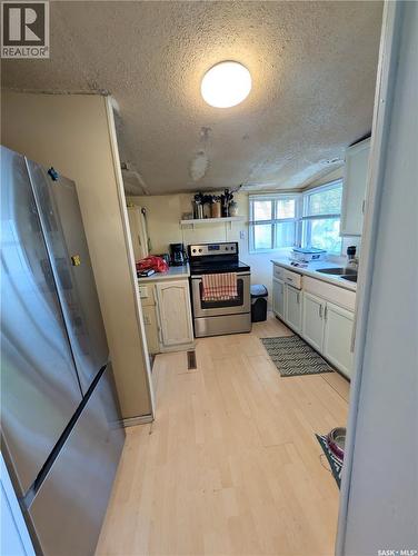 309 6Th Avenue Nw, Swift Current, SK - Indoor