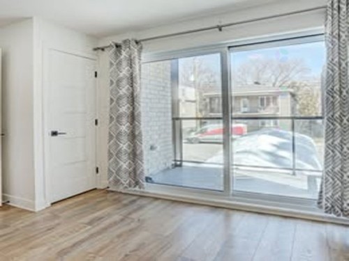 Salon - 714 7E Avenue, Montréal (Rivière-Des-Prairies/Pointe-Aux-Trembles), QC - Indoor Photo Showing Other Room
