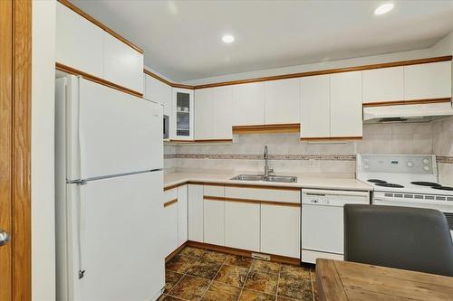 224 Hampton Street, Winnipeg, MB - Indoor Photo Showing Kitchen With Double Sink