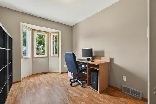 224 Hampton Street, Winnipeg, MB - Indoor Photo Showing Office