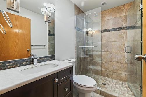 224 Hampton Street, Winnipeg, MB - Indoor Photo Showing Bathroom