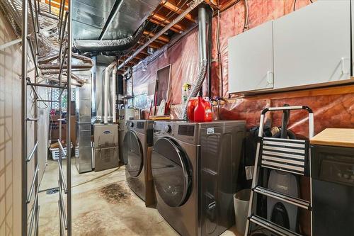 224 Hampton Street, Winnipeg, MB - Indoor Photo Showing Laundry Room