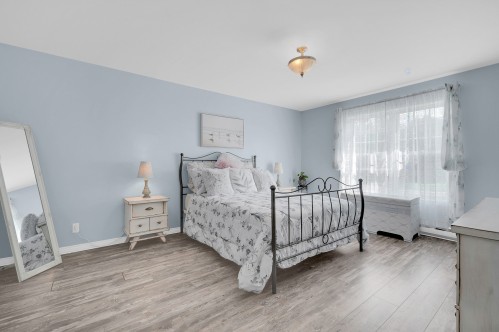 Chambre à coucher principale - 921 Rue Principale, Prévost, QC - Indoor Photo Showing Bedroom