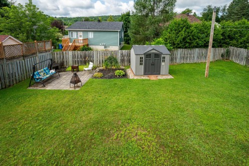 Cour - 921 Rue Principale, Prévost, QC - Outdoor
