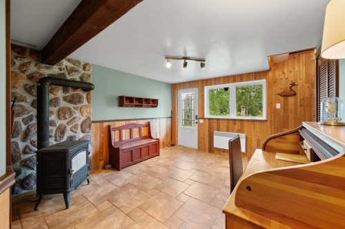 Family Room - 1337 Rue Du Continental, Val-David, QC - Indoor Photo Showing Other Room