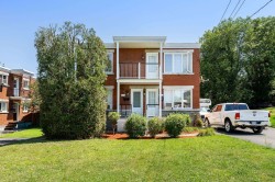 325  - 327 Rue Duvernay  Cowansville, QC J2K 2N7