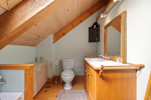 Salle de bains attenante à la CCP - 19 Ch. Price, Lac-Brome, QC - Indoor Photo Showing Bathroom