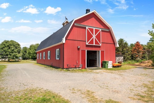 Écurie - 138 Ch. Viens, Saint-Alphonse-De-Granby, QC - Outdoor