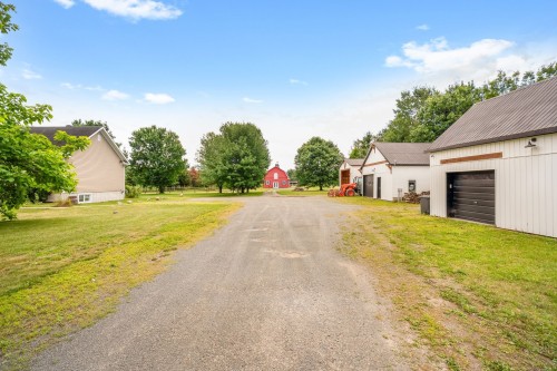 Garage - 138 Ch. Viens, Saint-Alphonse-De-Granby, QC - Outdoor