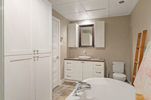 Salle de bains - 138 Ch. Viens, Saint-Alphonse-De-Granby, QC - Indoor Photo Showing Bathroom