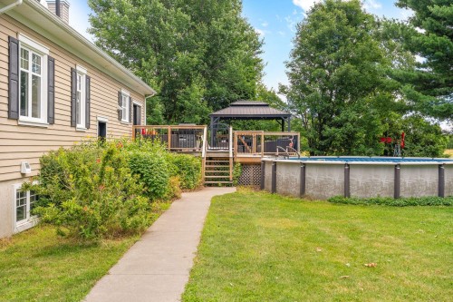 Extérieur - 138 Ch. Viens, Saint-Alphonse-De-Granby, QC - Outdoor With Above Ground Pool