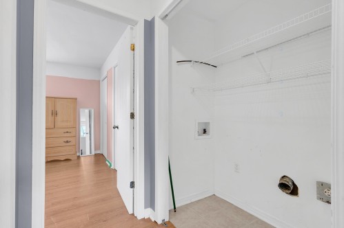 Laundry - 11417 Rue Maisonneuve, Mirabel, QC - Indoor Photo Showing Other Room