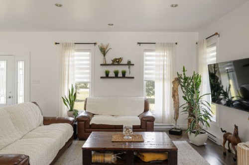 Living Room - 138Z Ch. Viens, Saint-Alphonse-De-Granby, QC 