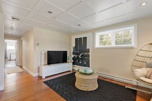 Living Room - 138Z Ch. Viens, Saint-Alphonse-De-Granby, QC 