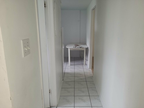Passageway - 140B Av. George-V, Dorval, QC - Indoor Photo Showing Other Room