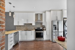 7446  - 7448 Av. Bloomfield  Montréal (Villeray/Saint-Michel/Parc-Extension), QC H3N 2H3