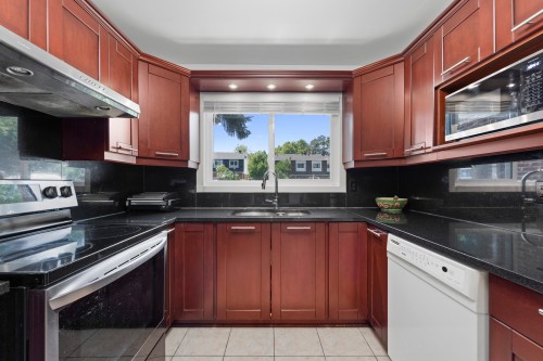 Cuisine - 4562 Rue Lake, Dollard-Des-Ormeaux, QC - Indoor Photo Showing Kitchen