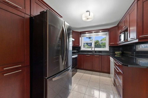 Cuisine - 4562 Rue Lake, Dollard-Des-Ormeaux, QC - Indoor Photo Showing Kitchen