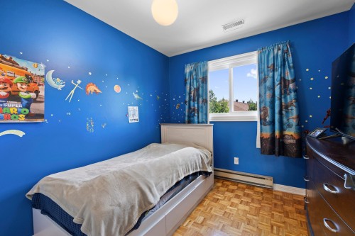 Chambre à coucher - 4562 Rue Lake, Dollard-Des-Ormeaux, QC - Indoor Photo Showing Bedroom